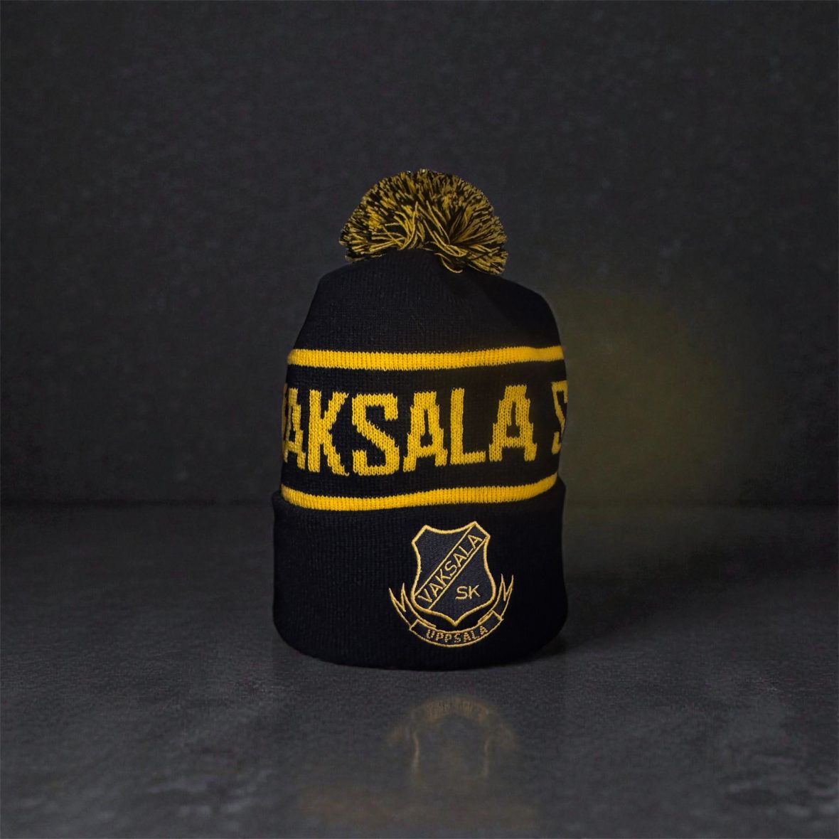 SUPPORTERMÖSSA (tjockare variant med toffs) – Ny design